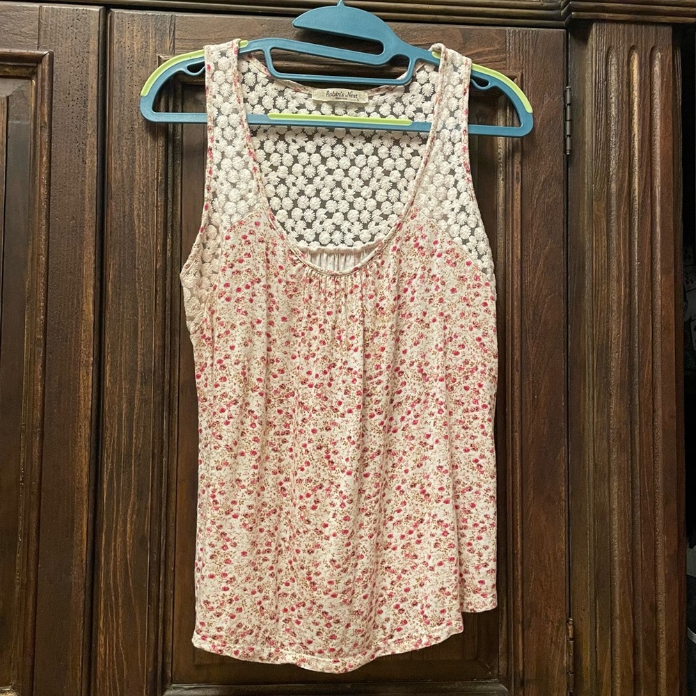 Robins Nest Maternity Size L Floral Sleeveless Top with Crochet Detail